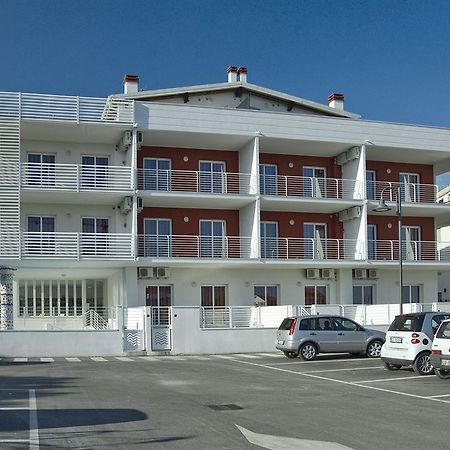 Case Vacanze Blue Bay Resort Roseto degli Abruzzi Kültér fotó