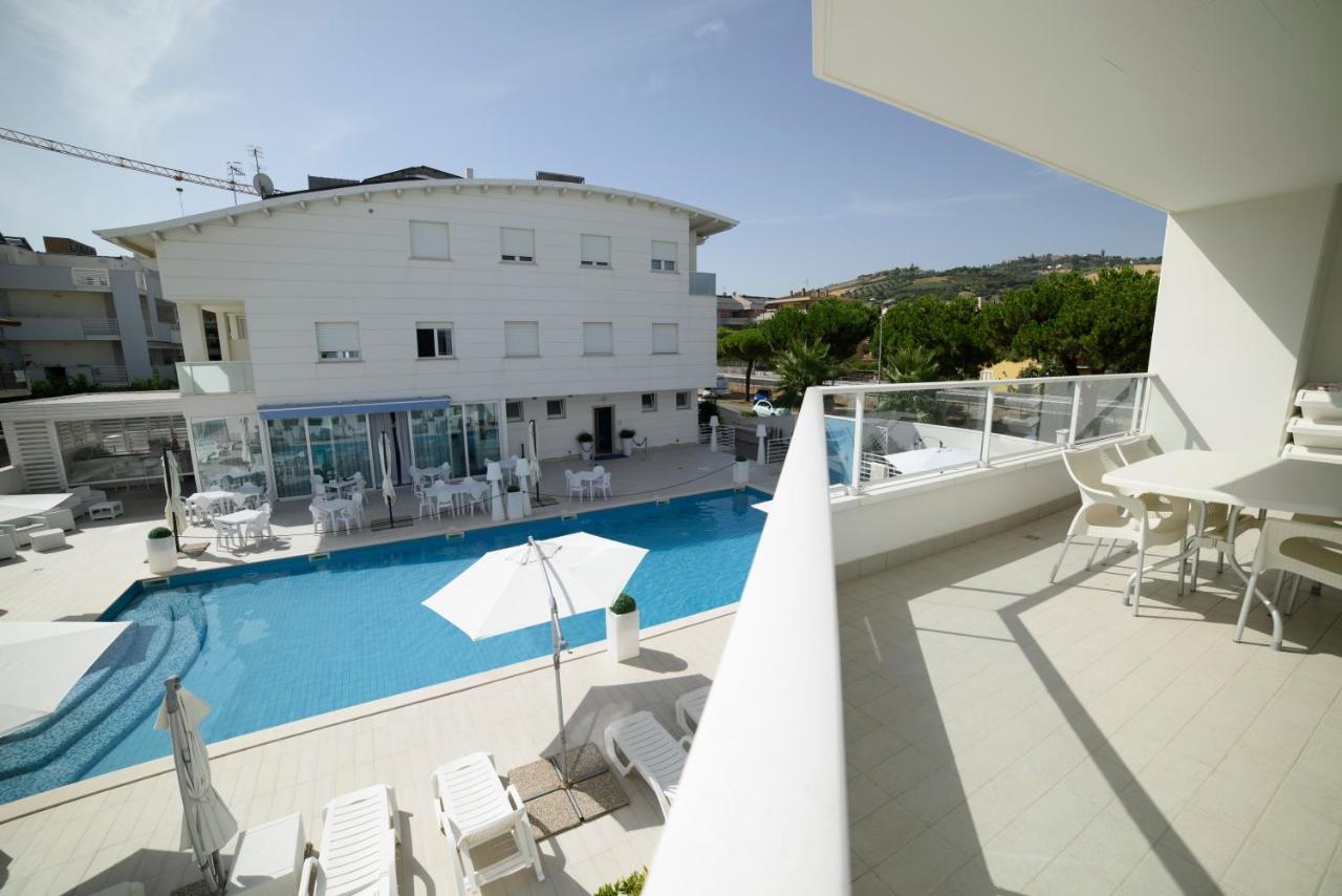 Case Vacanze Blue Bay Resort Roseto degli Abruzzi Kültér fotó