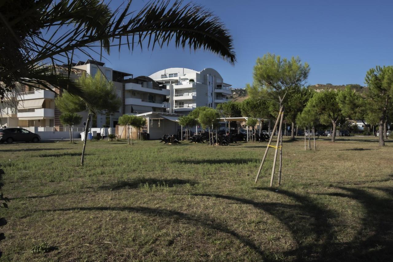 Case Vacanze Blue Bay Resort Roseto degli Abruzzi Kültér fotó