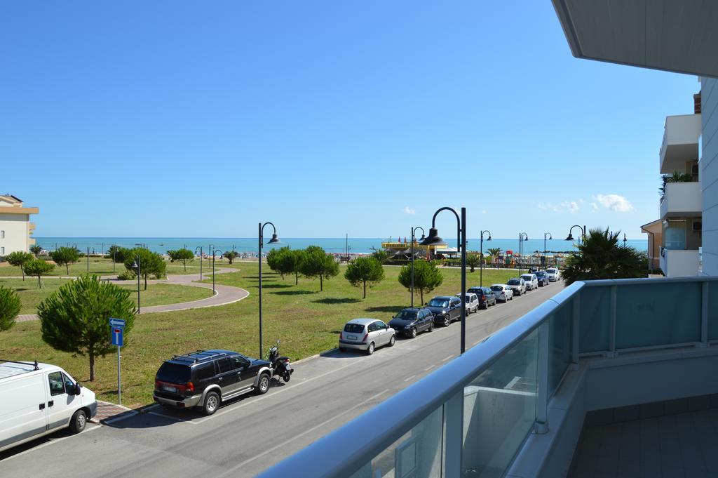 Case Vacanze Blue Bay Resort Roseto degli Abruzzi Szoba fotó