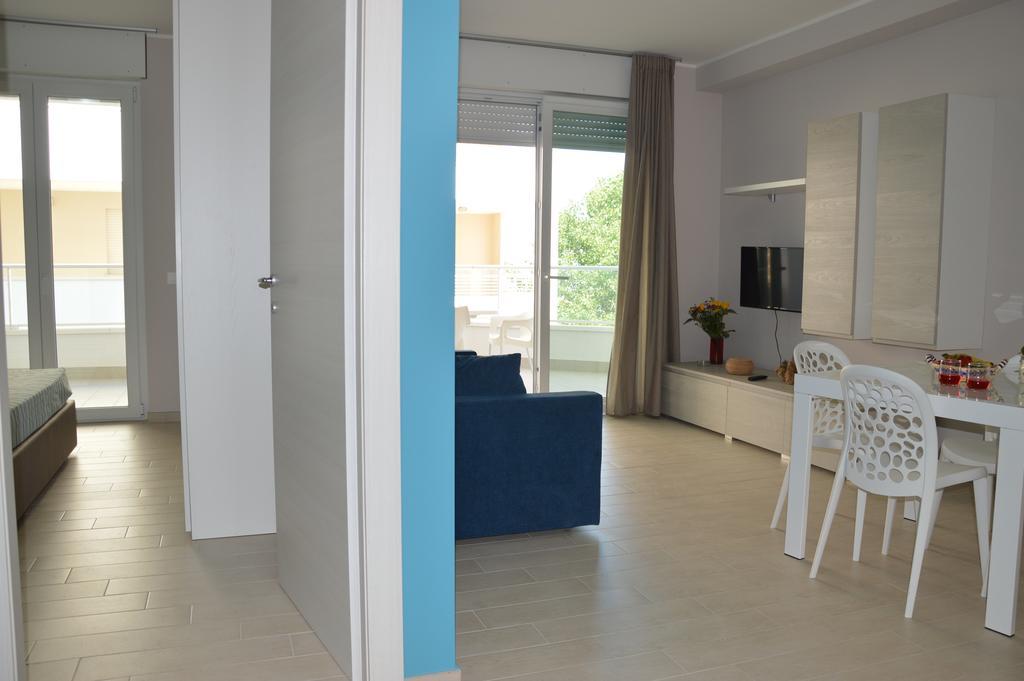 Case Vacanze Blue Bay Resort Roseto degli Abruzzi Szoba fotó
