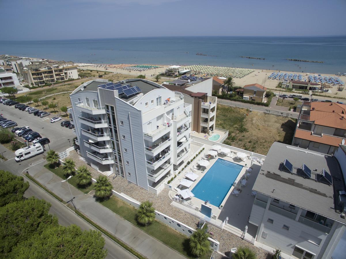 Case Vacanze Blue Bay Resort Roseto degli Abruzzi Kültér fotó