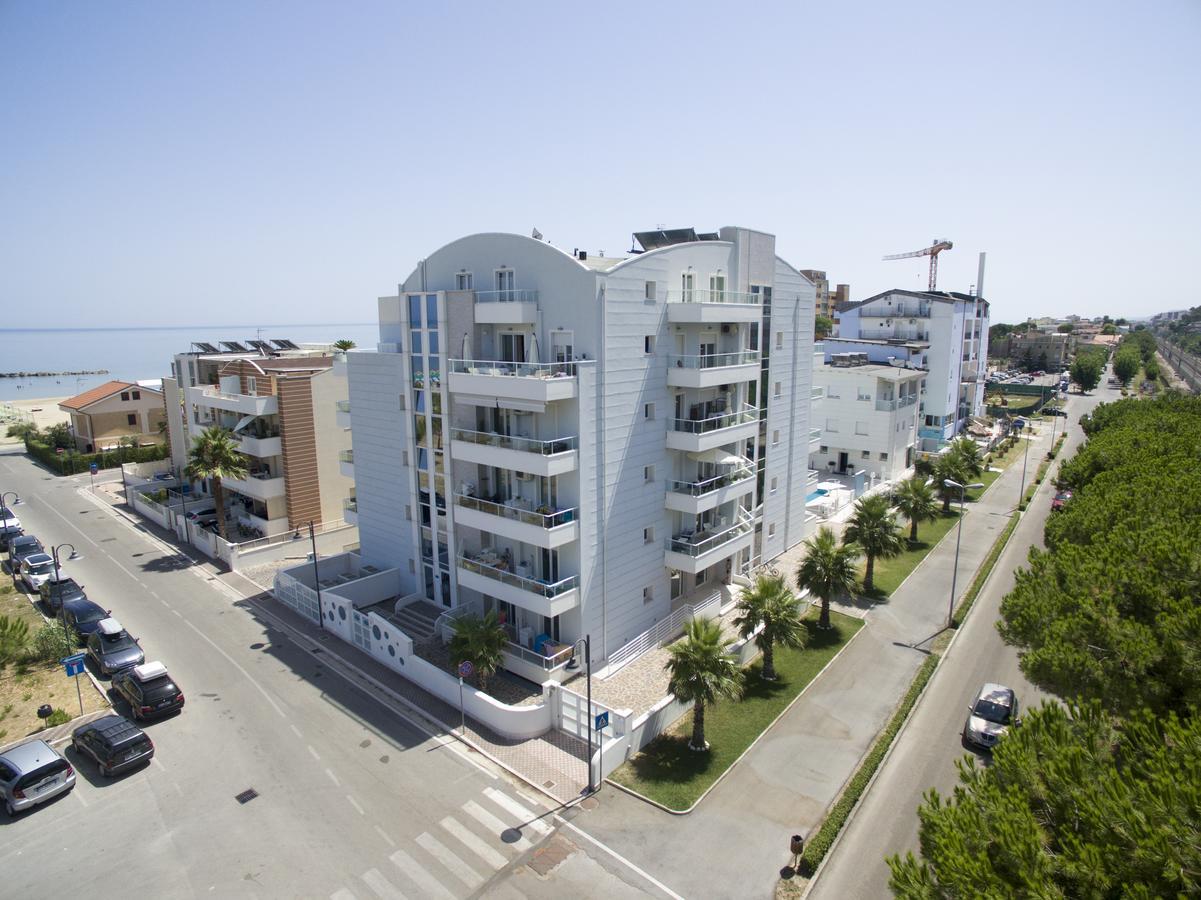 Case Vacanze Blue Bay Resort Roseto degli Abruzzi Kültér fotó