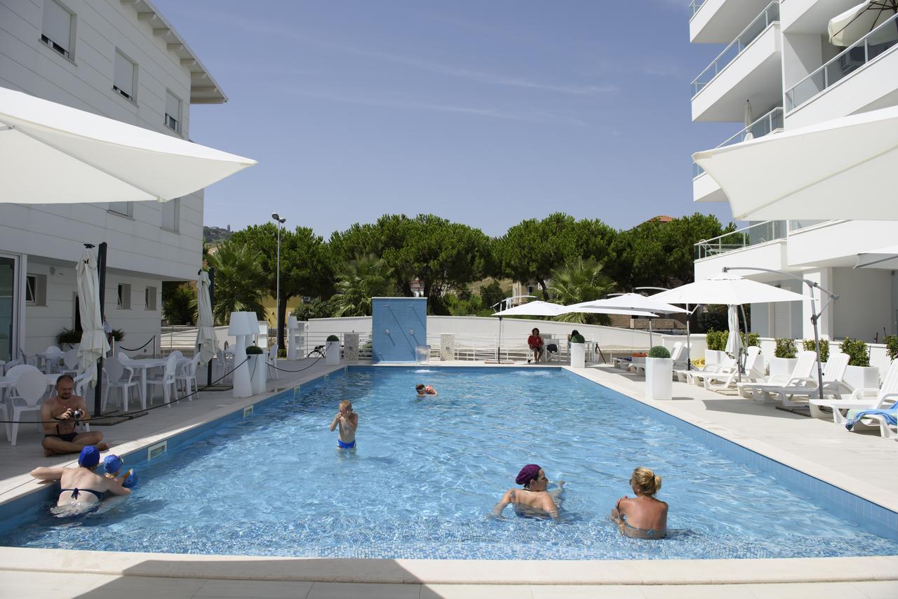 Case Vacanze Blue Bay Resort Roseto degli Abruzzi Kültér fotó
